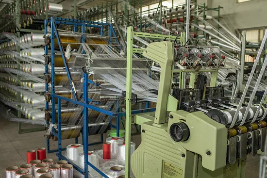 Cinghie di tensione con cricchetto e ganci piatti